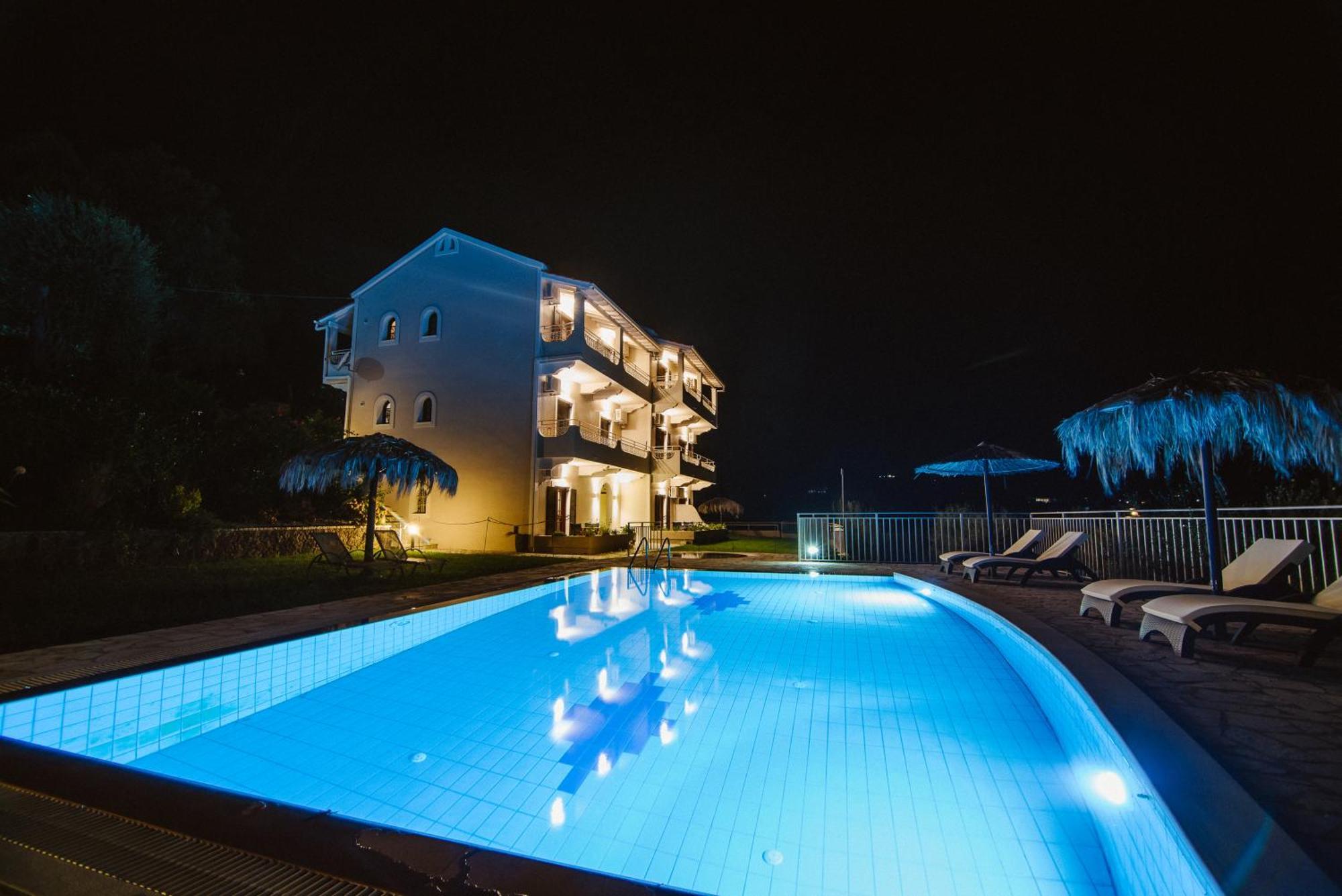 Giorgos Apartments Дасия Екстериор снимка