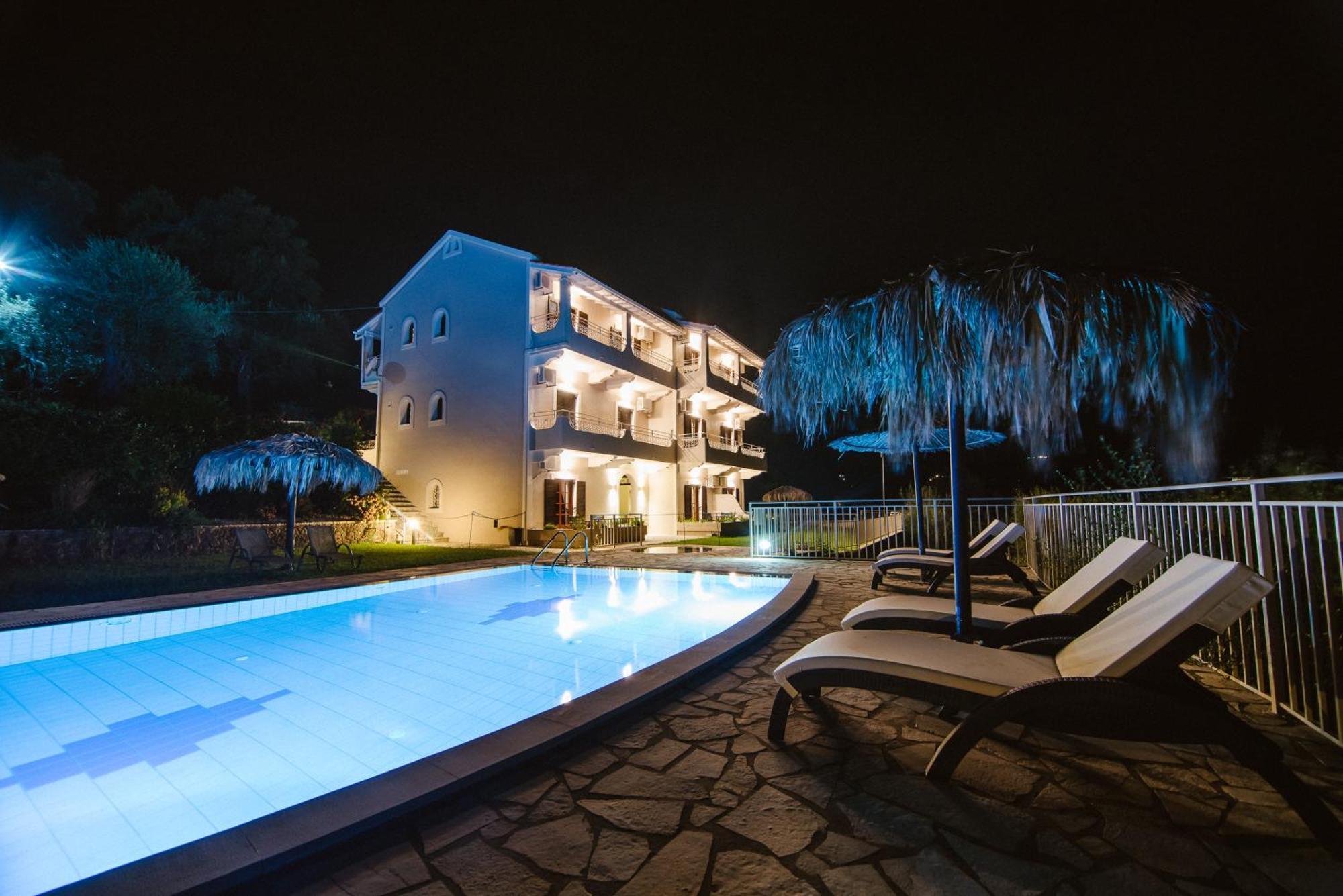Giorgos Apartments Дасия Екстериор снимка