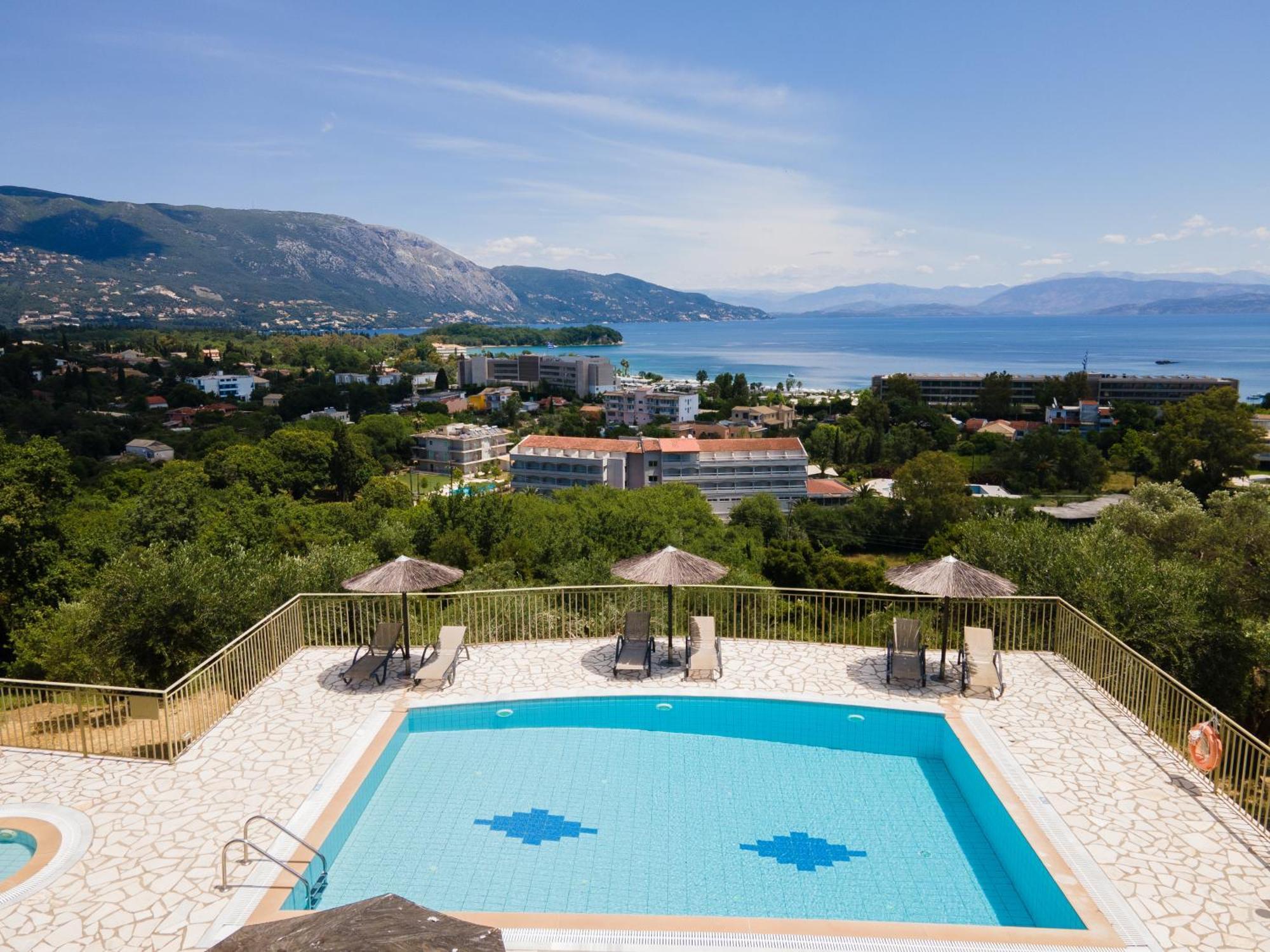 Giorgos Apartments Дасия Екстериор снимка
