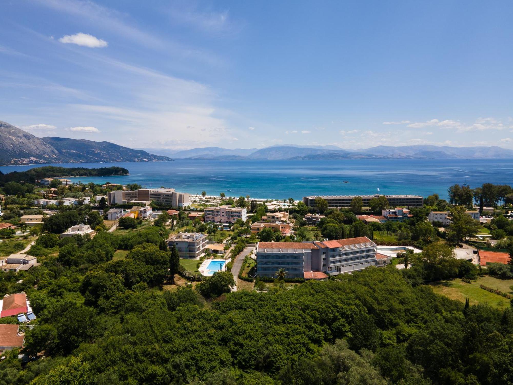 Giorgos Apartments Дасия Екстериор снимка