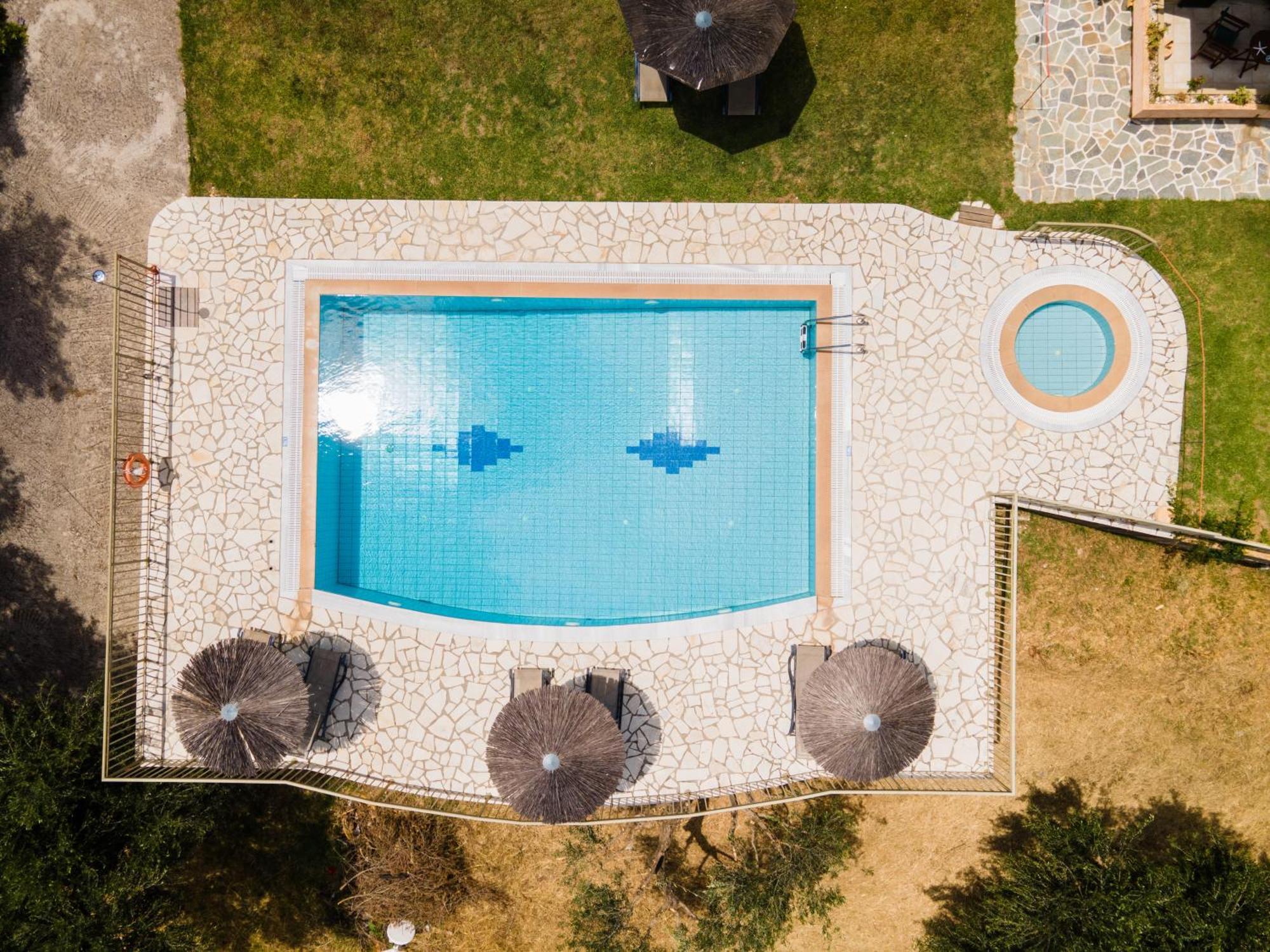 Giorgos Apartments Дасия Екстериор снимка